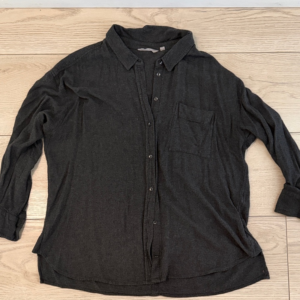 Women's Gray Athleta Button-Up Shirt - Classic Long Sleeve